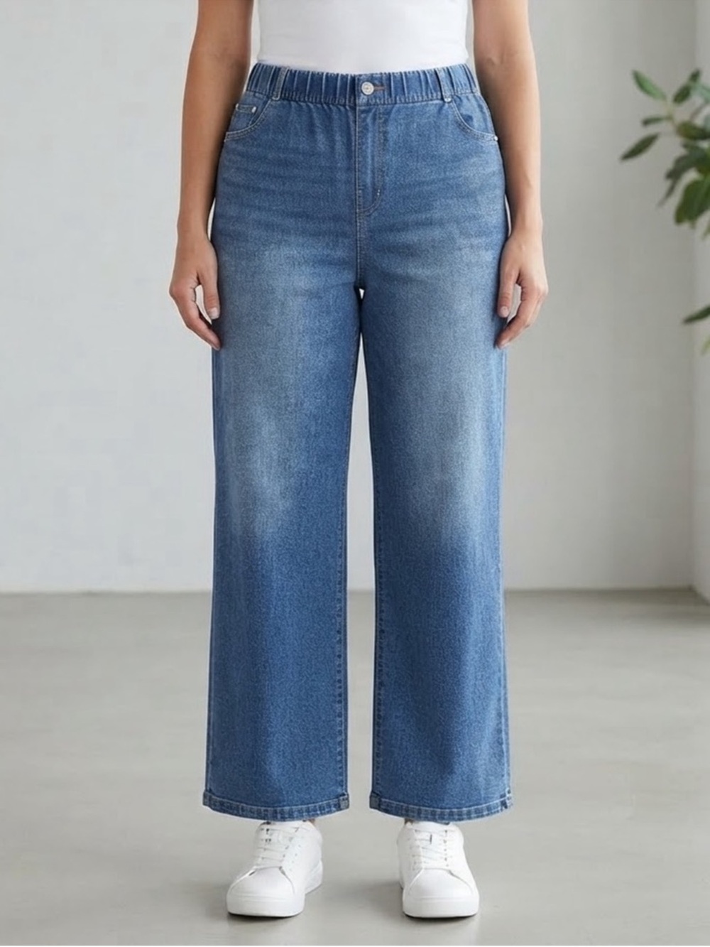 ANYBODY Sweatpant wide leg Jeans L Distressed Medium Blue EUC comfortable